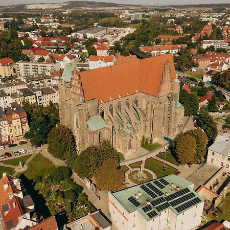 Great Polonia Strzegom City Center Экстерьер фото