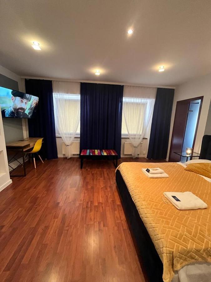Great Polonia Strzegom City Center Экстерьер фото