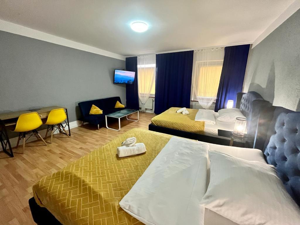 Great Polonia Strzegom City Center Экстерьер фото