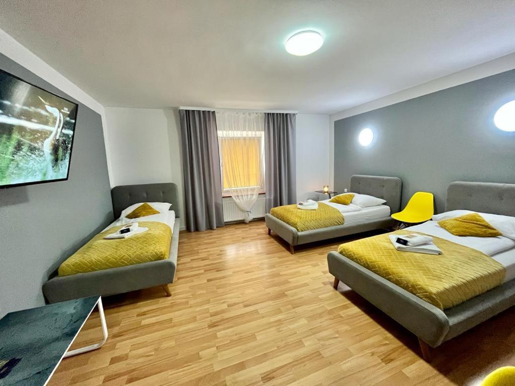 Great Polonia Strzegom City Center Экстерьер фото